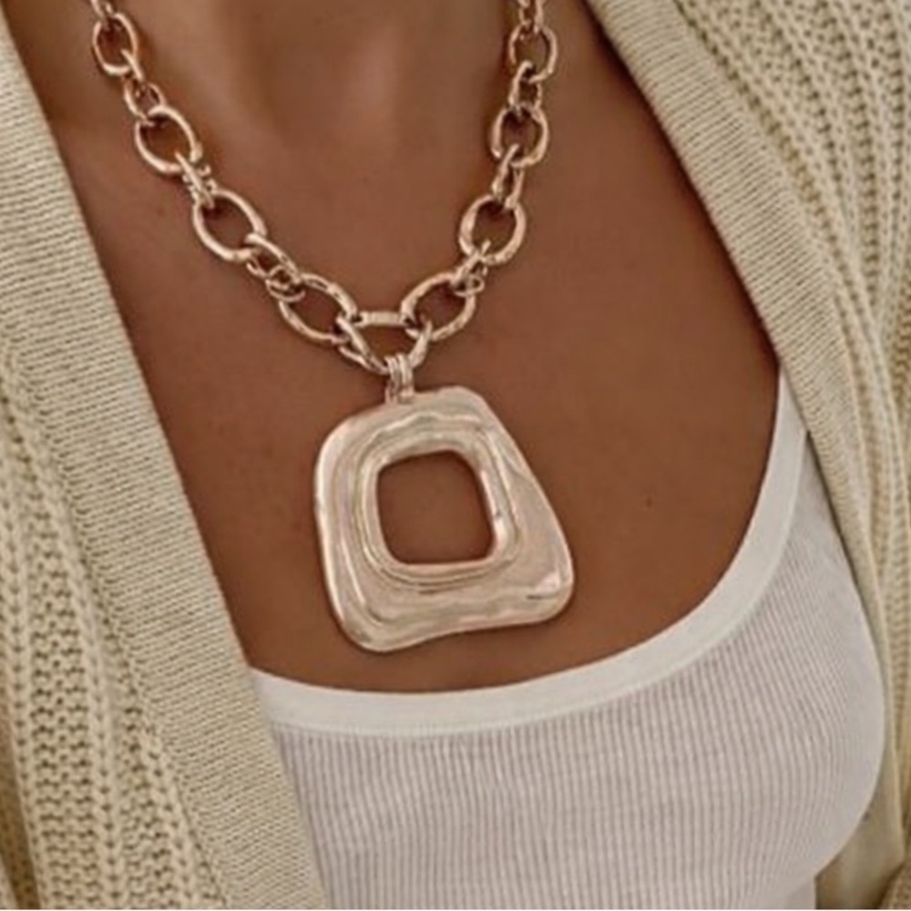 Statement Rippled Cubic Necklace (5029) - Picture 2 of 5